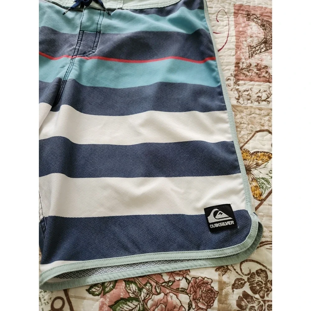Quiksilver Men's Board Shorts Blue White‎ Striped Surfing Beach Size 34